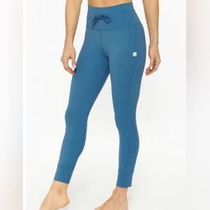 Vuori Daily Legging in Blue